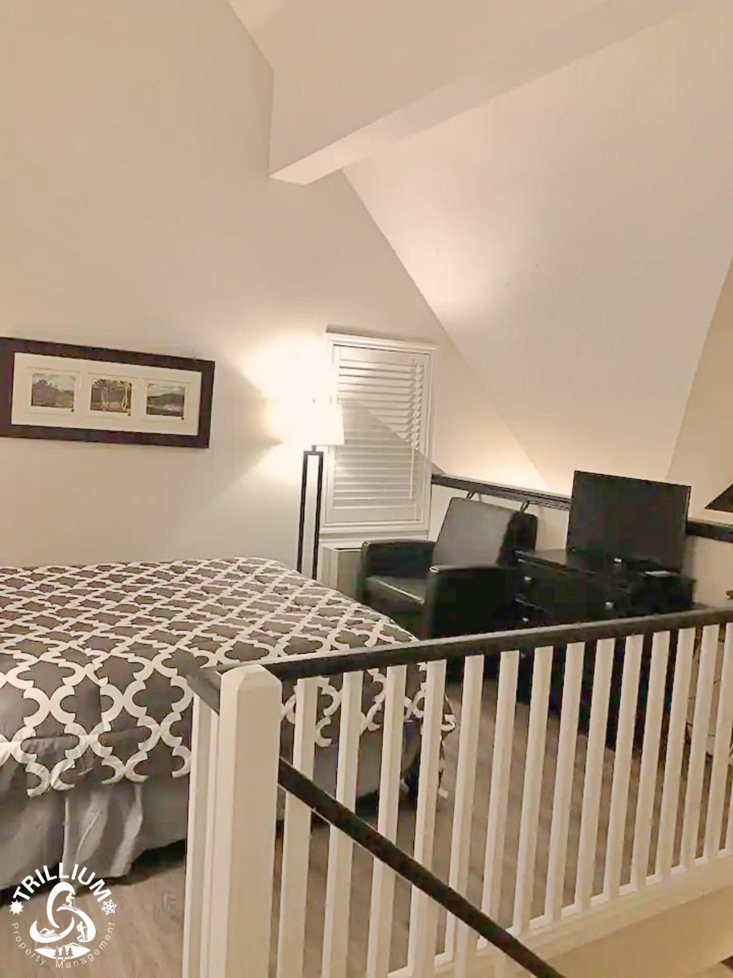 Blue Mountain, Collingwood - Loft Condo, Sleeps 4 Blue Mountains Esterno foto